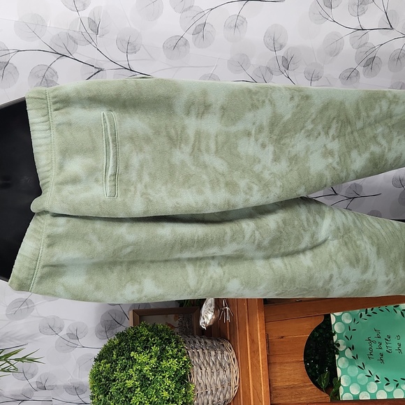 Aerie Green Tie Dye Joggers - Picture 5 of 7